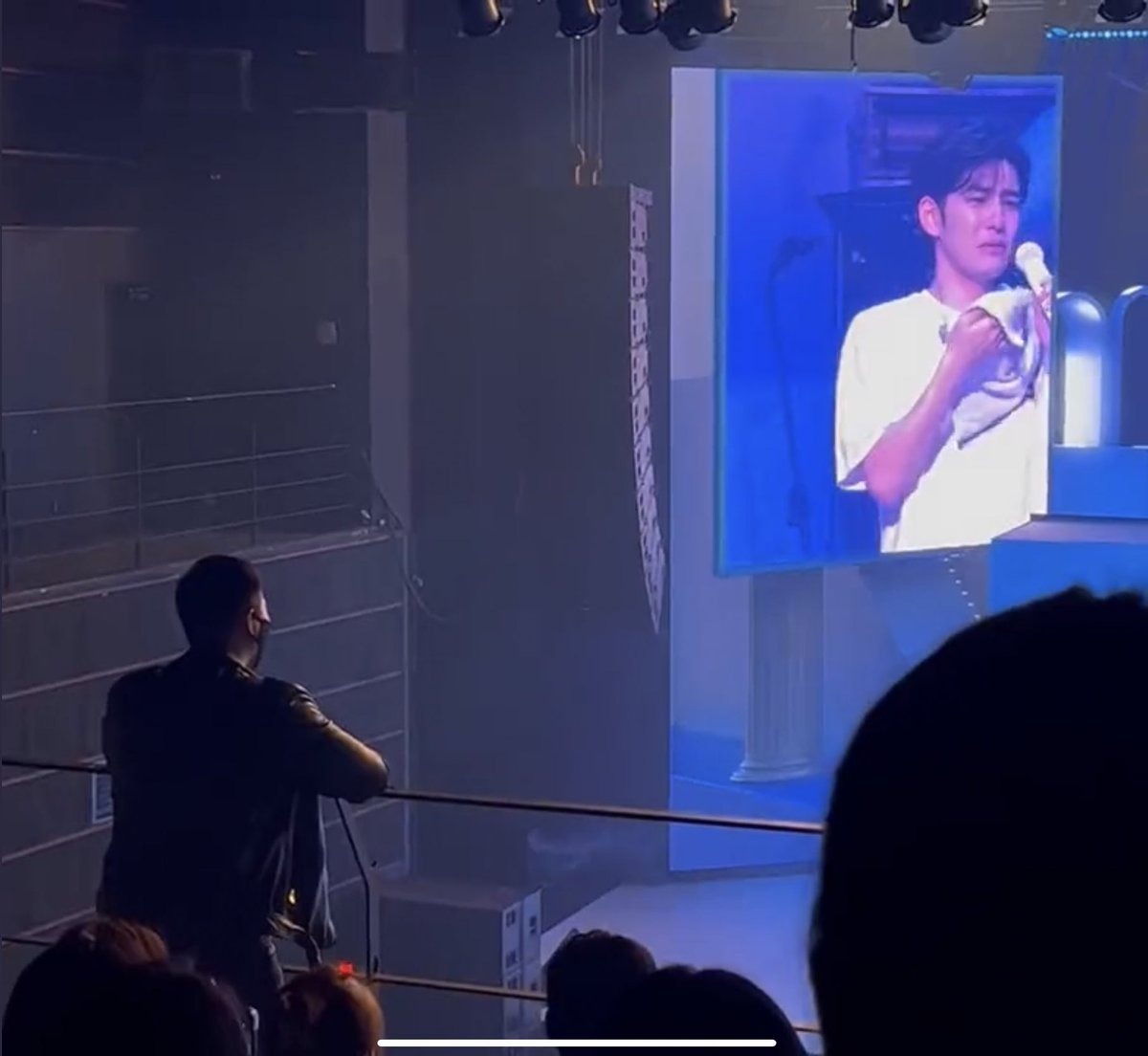 bbirongie's tweet photo. something about these pics hit me so hard https://t.co/ttEwcyGWlT