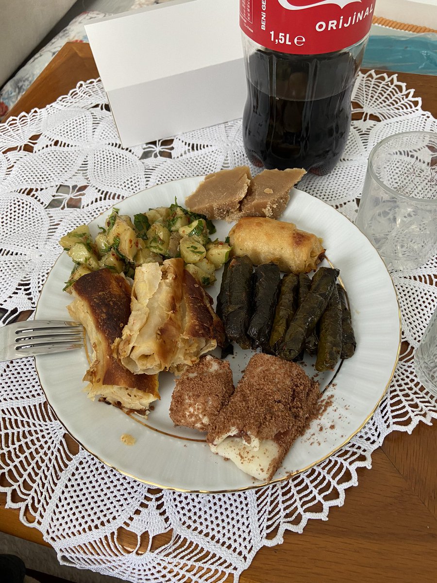 fahrenheiitt's tweet photo. gün tabağı bana iyi gelecek ve yaralarımı saracak https://t.co/npdBRon0NG