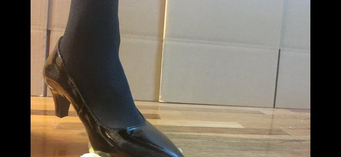 画角悪くてザーメンあまり映ってない😂  #靴フェチ #パンプスフェチ #脚フェチ #女装 #pumps  #Japanese  #Cum　 #crossdresser  #legfetish #footfetish<a href="/tag/%E9%9D%B4%E3%83%95%E3%82%A7%E3%83%81"class="tags">#靴フェチ</a><a href="/tag/%E3%83%91%E3%83%B3%E3%83%97%E3%82%B9%E3%83%95%E3%82%A7%E3%83%81"class="tags">#パンプスフェチ</a><a href="/tag/%E8%84%9A%E3%83%95%E3%82%A7%E3%83%81"class="tags">#脚フェチ</a><a href="/tag/%E5%A5%B3%E8%A3%85"class="tags">#女装</a><a href="/tag/pumps"class="tags">#pumps</a><a href="/tag/footfetish"class="tags"><span>#footfetish</span></a><a href="/tag/japanese"class="tags"><span>#japanese</span></a><a href="/tag/cum"class="tags"><span>#cum</span></a><a href="/tag/crossdresser"class="tags"><span>#crossdresser</span></a><a href="/tag/leg"class="tags"><span>#leg</span></a>