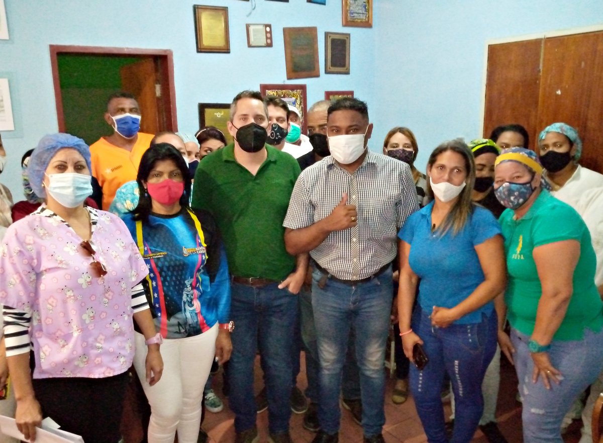 Hspital_SS's tweet photo. #11Mar// Inicio de un nuevo periodo de gestión municipal de salud el cual estará a cargo del Dr. José Tovar, medico traumatólogo, quien antecede al Dr. Yonatan Osorio. Saludamos y Felicitamos a la nueva directiva de parte de toda fuerza laboral de salud. https://t.co/FNkrgrgxen