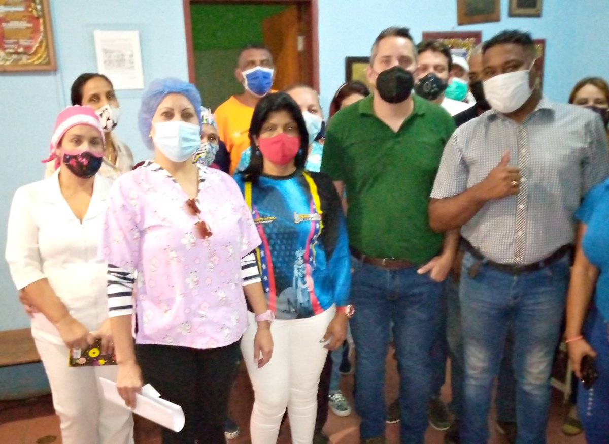 Hspital_SS's tweet photo. #11Mar// Inicio de un nuevo periodo de gestión municipal de salud el cual estará a cargo del Dr. José Tovar, medico traumatólogo, quien antecede al Dr. Yonatan Osorio. Saludamos y Felicitamos a la nueva directiva de parte de toda fuerza laboral de salud. https://t.co/FNkrgrgxen