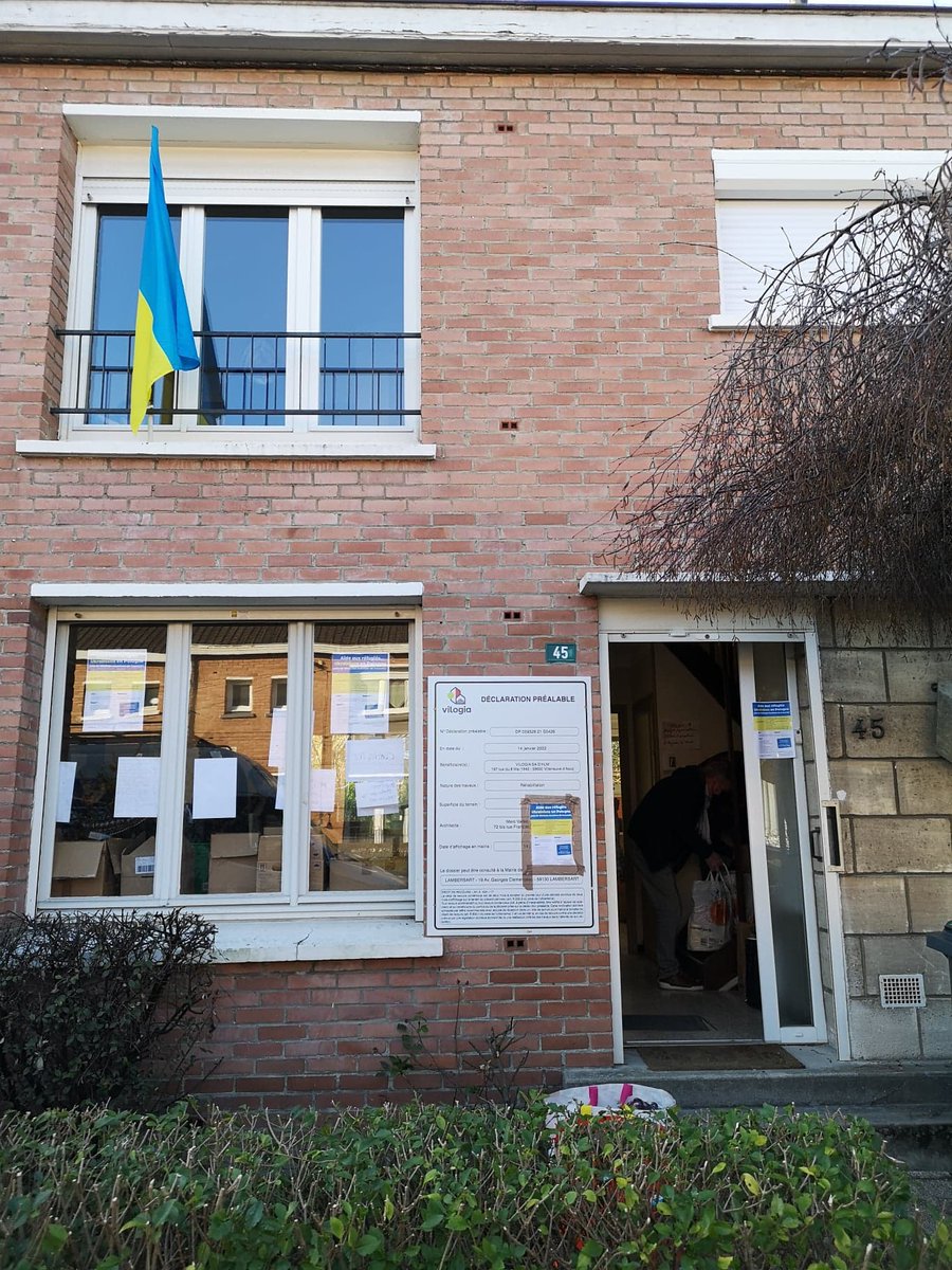 Merci à tous les collaborateurs #AxaWasquehal qui ont participé à la collecte pour l'Ukraine. Hier, nous avons pu ramener une dizaine de sacs pour l'association #LambersartKanivUkraine : lambersart-kaniv-ukraine.org
On continu sur cette lancée ! #AxaAtoutCoeur #SoutienUkraine