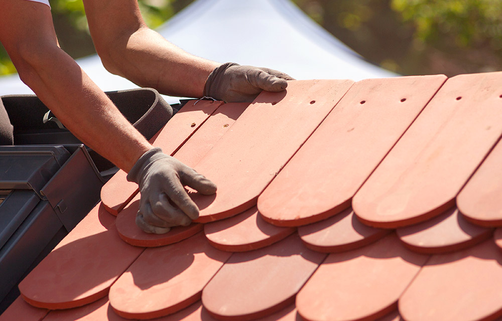 dachde's tweet photo. Wie findet man Handwerker für den Dachausbau? Es gibt ja bekanntlich zahlreiche Vermittlungsportale mit offiziell klingenden Bezeichnungen. Manche sind erprobt und etabliert, andere wirken eher etwas amateurhaft: https://t.co/VqNk05rx1D https://t.co/FcdOhkDjws