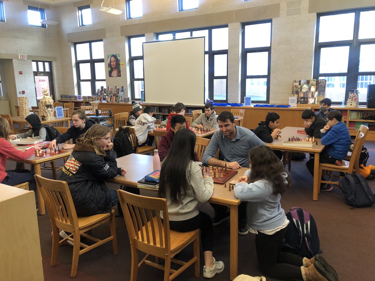 GCMS_Guidance's tweet photo. First day of Chess Club was successful! Such a great turnout. @GoGCMSPrincipal @Garden_City_MS https://t.co/NRV3XTRj8y