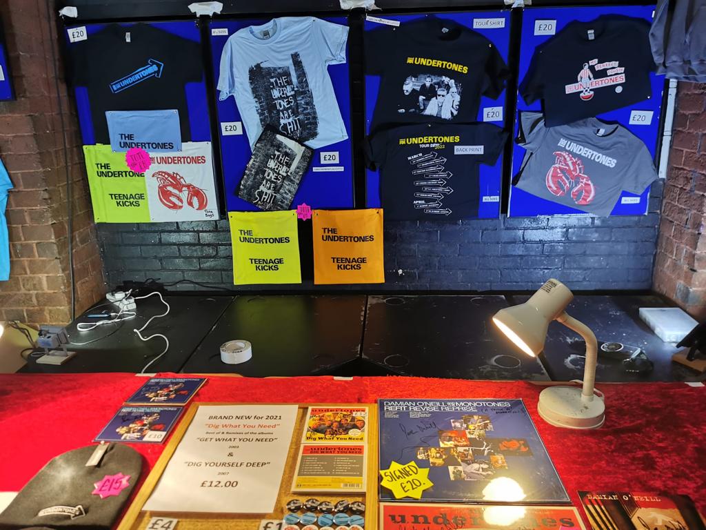 TheUndertones_'s tweet image. Our new compilation "Dig What You Need" is out today! Best of reformation years 1999-present, all tracks remastered and remixed by @Tipler Signed copies available at our UK gigs plus lots of other great merch. See you tonight at @roadmender in Northampton. @HughCornwell at 7.50!