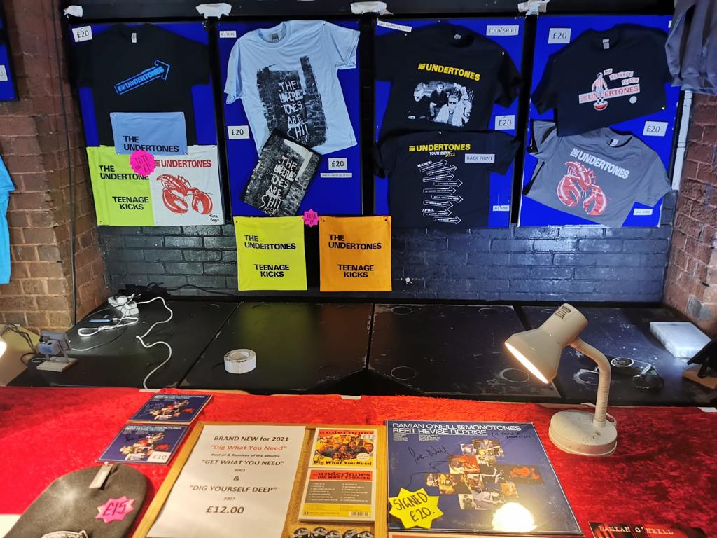 TheUndertones_'s tweet image. Our new compilation "Dig What You Need" is out today! Best of reformation years 1999-present, all tracks remastered and remixed by @Tipler Signed copies available at our UK gigs plus lots of other great merch. See you tonight at @roadmender in Northampton. @HughCornwell at 7.50!