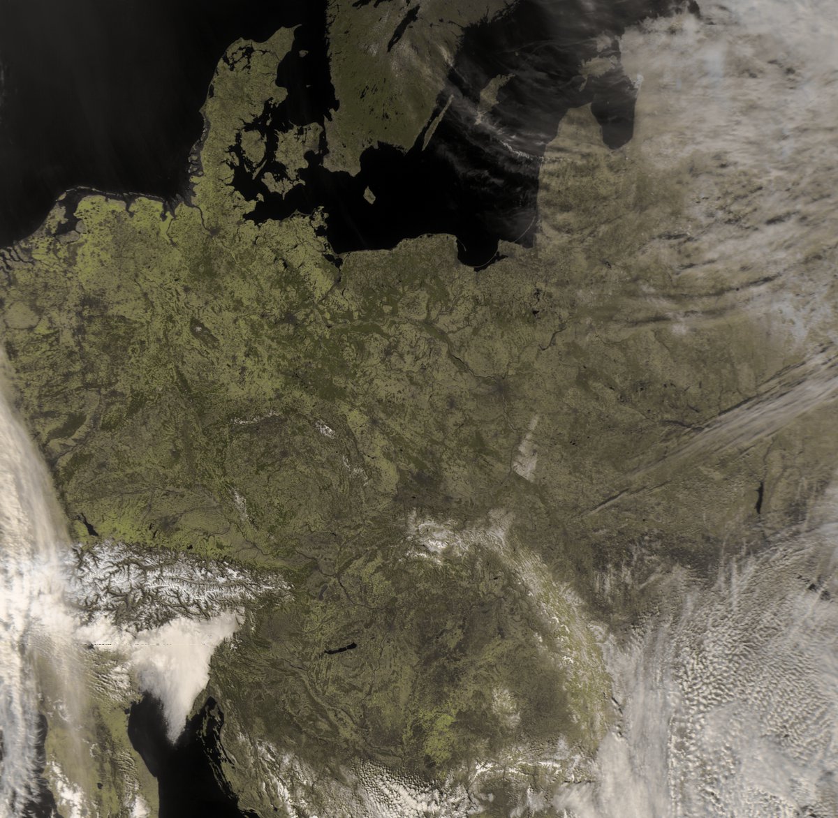 Meteor MN2-2 from this afternoon incl. Zoom into Eastern Europe