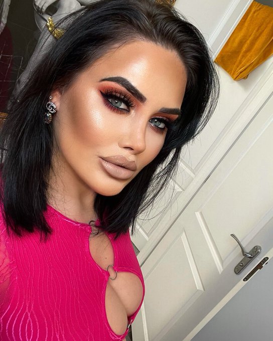 Guess my favourite colour? https://t.co/jagbMZCxae