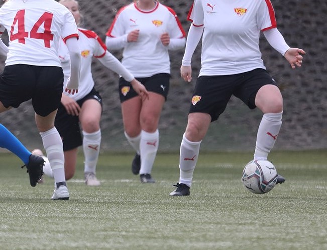 Meillä olisi erinomainen valmentajapesti avoinna - käy tsekkaamassa vjs.fi/2022/03/08/vjs… ja jos tunnistat itsesi, ole nopea ja hae paikkaa #johtavaurheilijoidenkasvattaja riveistä!

#rekry #jalkapalloyhteisösinulle