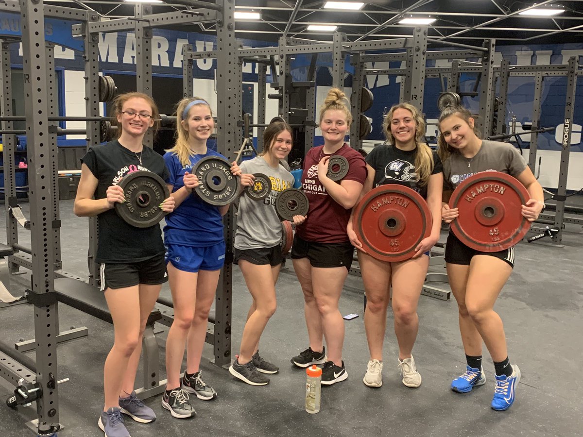 Last night was the end of our preseason conditioning and the last for these seniors that attended <a href="/Arayashulaw1/">Araya</a> <a href="/EmmaRoseK82/">Emma</a> <a href="/Ellamas04/">Ella Mason</a> <a href="/amanda_flores10/">amanda</a> <a href="/cooper_kasidy/">kasidy cooper</a> @mollphill13 #Classof2022 #marauderpride