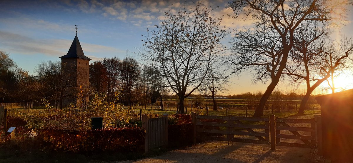 VOLOP CULTUURHISTORIE TIJDENS DE GEELDERSDAG OP 10 APRIL
Geschiedenisfans opgelet! De Geelders is óók een gebied vol cultuurhistorie. Neem het Groot Duijfhuis in Liempde. Kom naar De Geeldersdag op 10 april a.s. #inhetgroenewoud Geeldersdag.nl <a href="/ARKNatuur/">ARK Rewilding Nederland naar Bluesky</a> <a href="/VanGoghNP/">Van Gogh Nationaal Park</a>