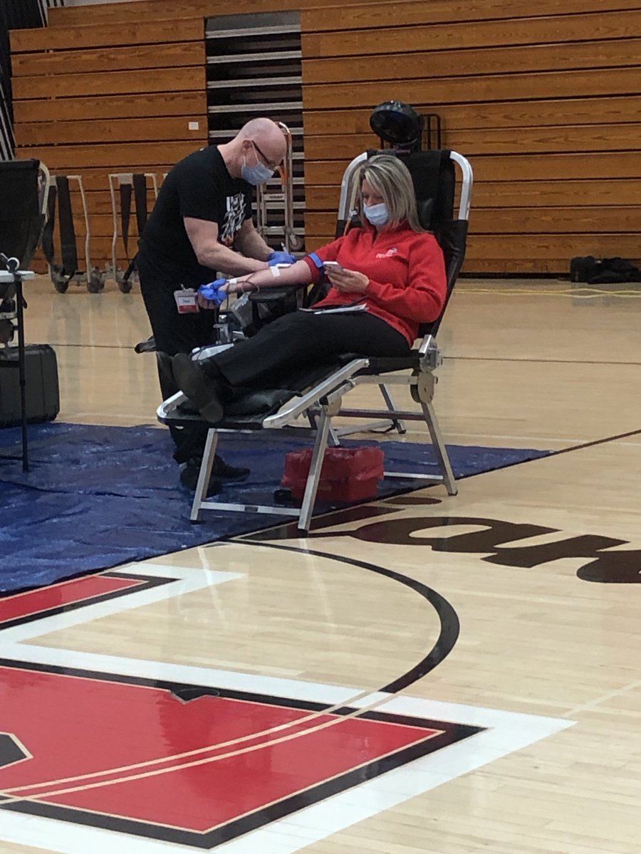 tblacksunmande1's tweet image. Students and staff have filled every time slot for today’s Hoxworth Blood Drive! A great giving opportunity! We are…