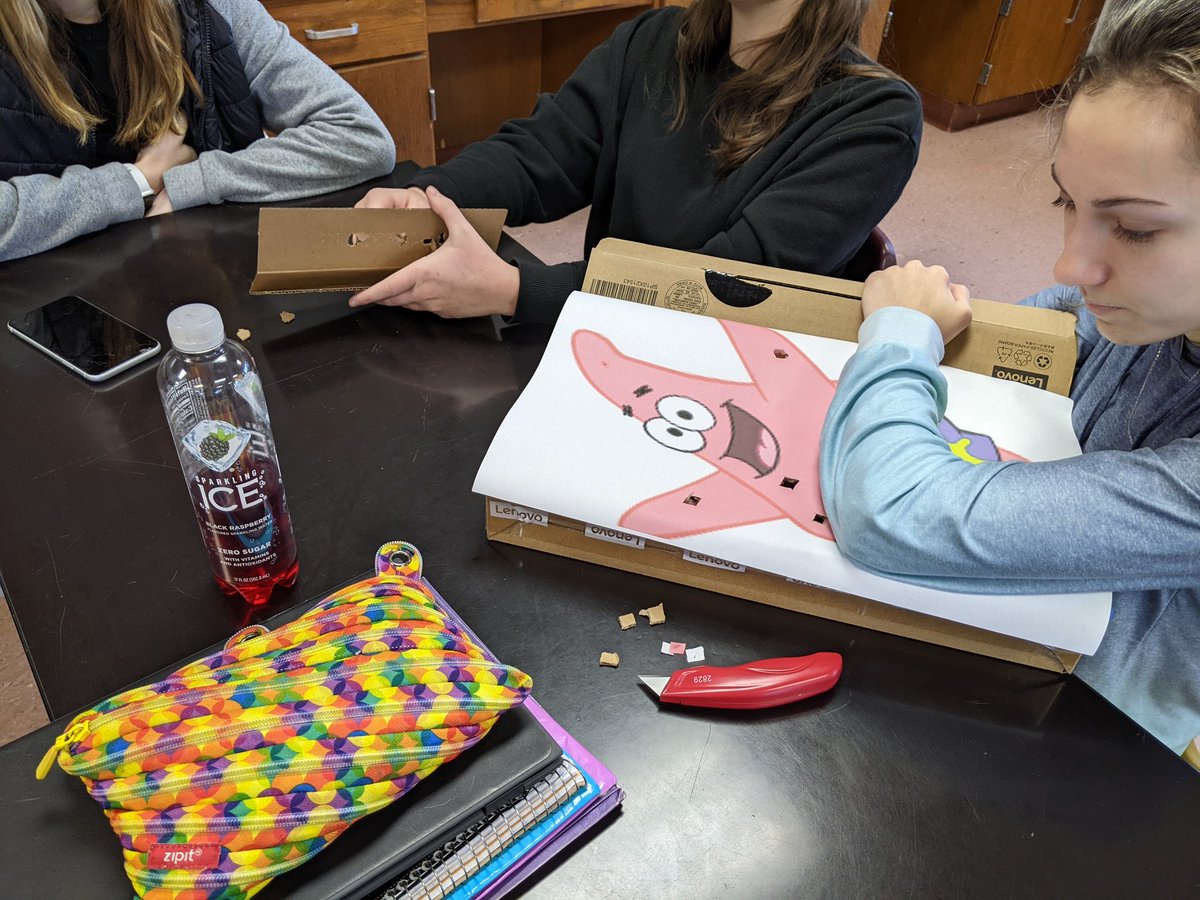 MeganWhitacre's tweet photo. Super cool stuff going on in @NRMinning's class - Ss are learning about circuits and conductive/non-conductive materials by inventing their own Operation games. Problem solving and design thinking in action! #WeAreNR https://t.co/oKbewmd1jC