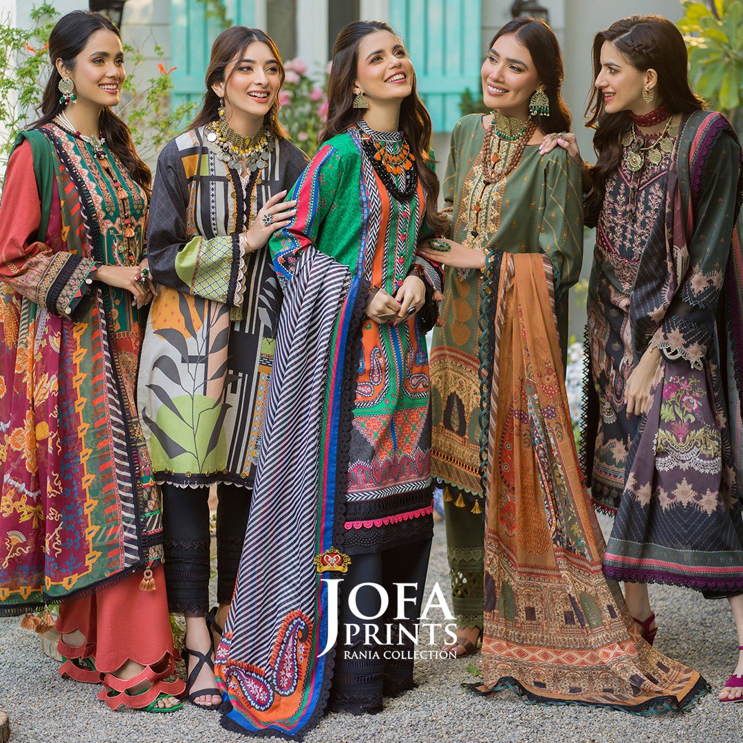 asimjofa's tweet photo. Gorgeous prints, vibrant embroideries- RANIA collection is all you need this summer! 

Pre-book RANIA now from https://t.co/5r8fs8ZOOn

#AsimJofa #IWearAsimJofa #RaniaCollection #JofaPrints #SpringSummer22 #Unstitched #Printed #Lawn2022 #AsimJofaLawn https://t.co/soiJyaW7Hc