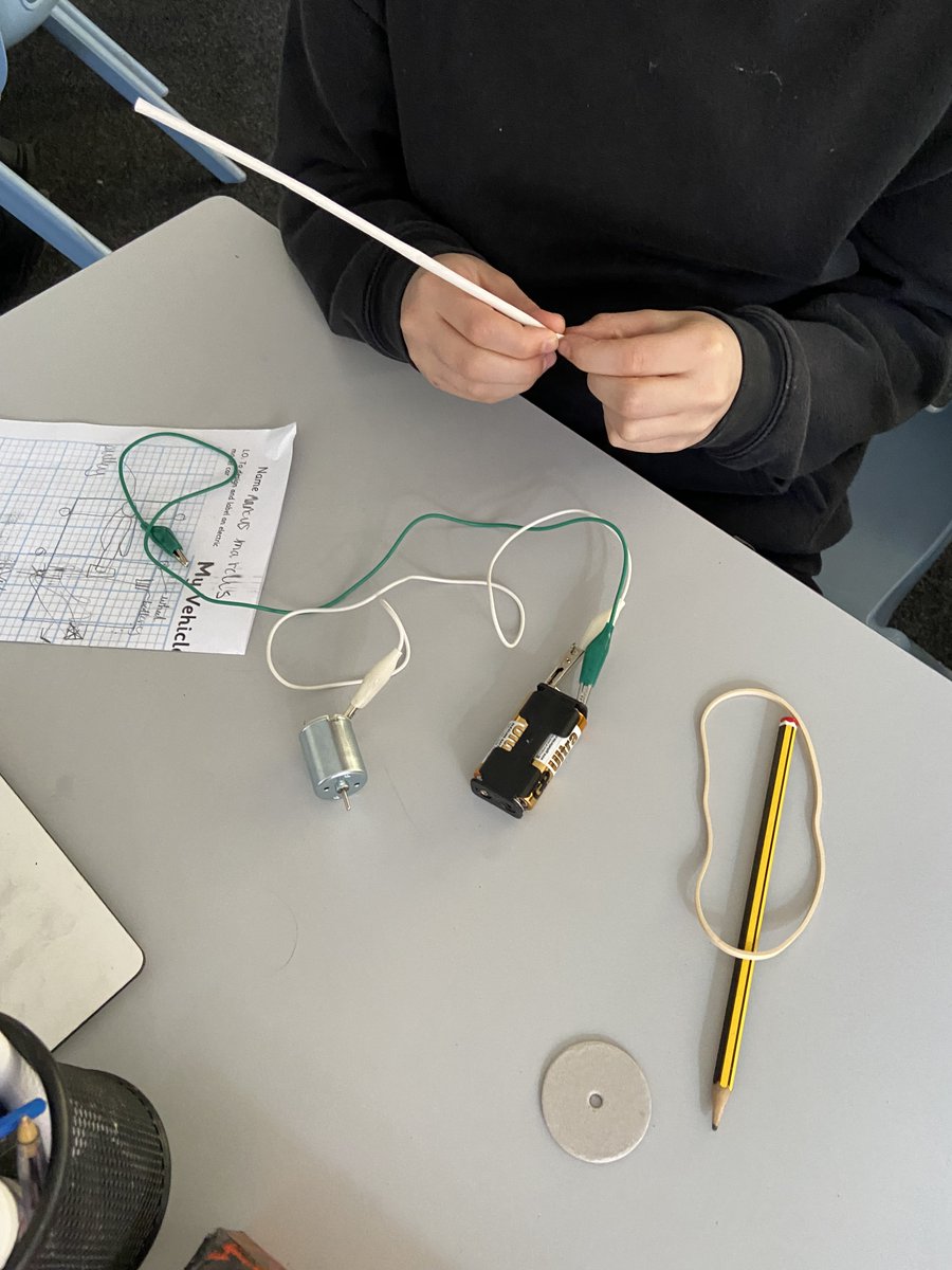 Budding electronic engineers in Year 6 this week designing electric cars.🚗🚗🚗🚗