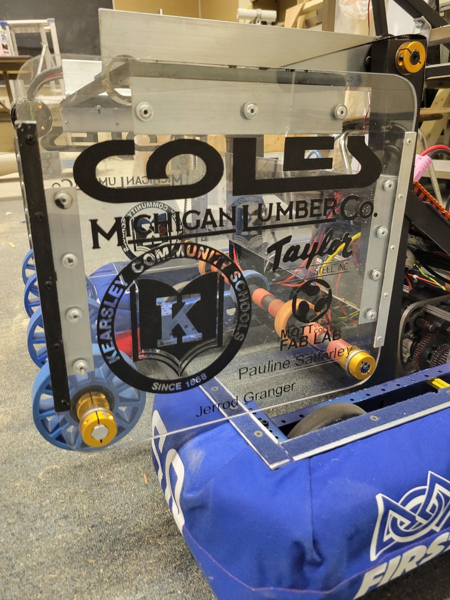 KearsleyCommSch's tweet image. Good luck to our Kearsley HS @FRC5150 Robotics team as they compete today at Kettering University in the FIRST Robotics district competition!   🐝#RapidReact #PrideTraditionExcellence