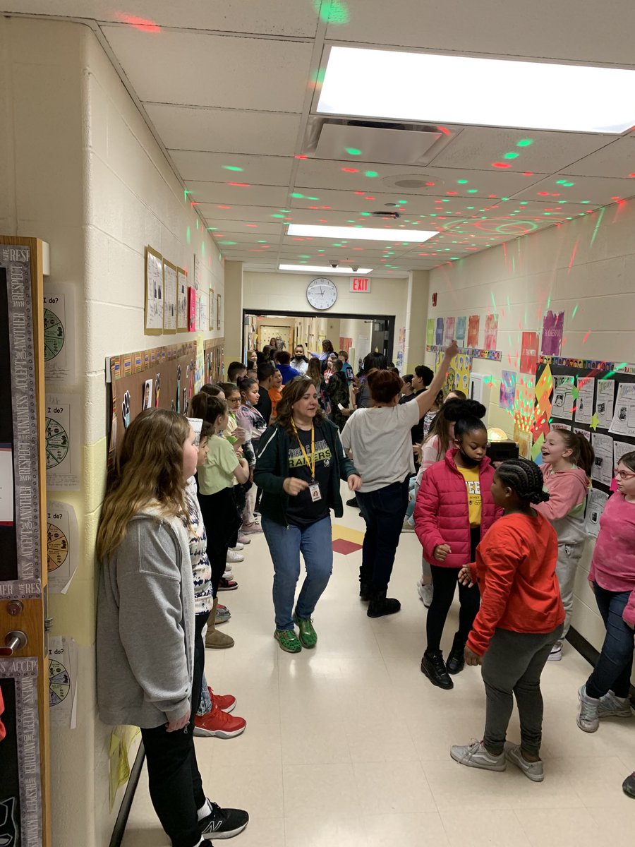 StanovcakL's tweet photo. Friday morning dance party!
#Lincolnpride@wcs https://t.co/hmnVHGBP8G