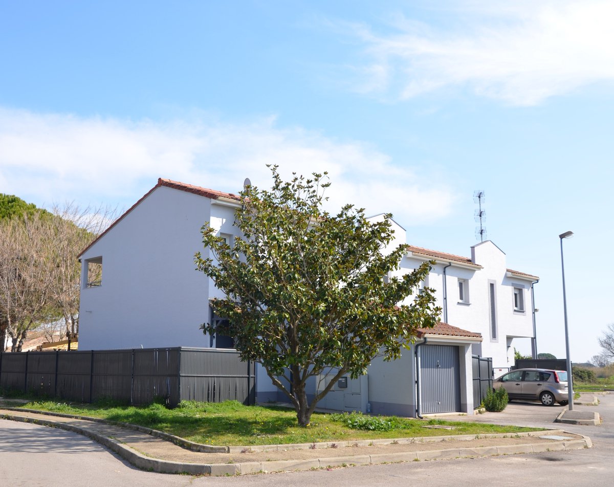 [Entretenir notre #patrimoine pour améliorer le cadre de vie des #locataires] Plusieurs #travaux ont été réalisés au sein de la résidence Le Kohinor, située à Mauguio. Au programme : ravalement des façades et remplacement des clôtures jardins. Un #investissement de 199 660 €