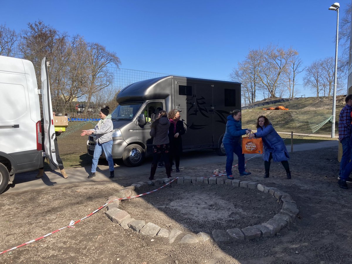 Felicity Robinson tweet media