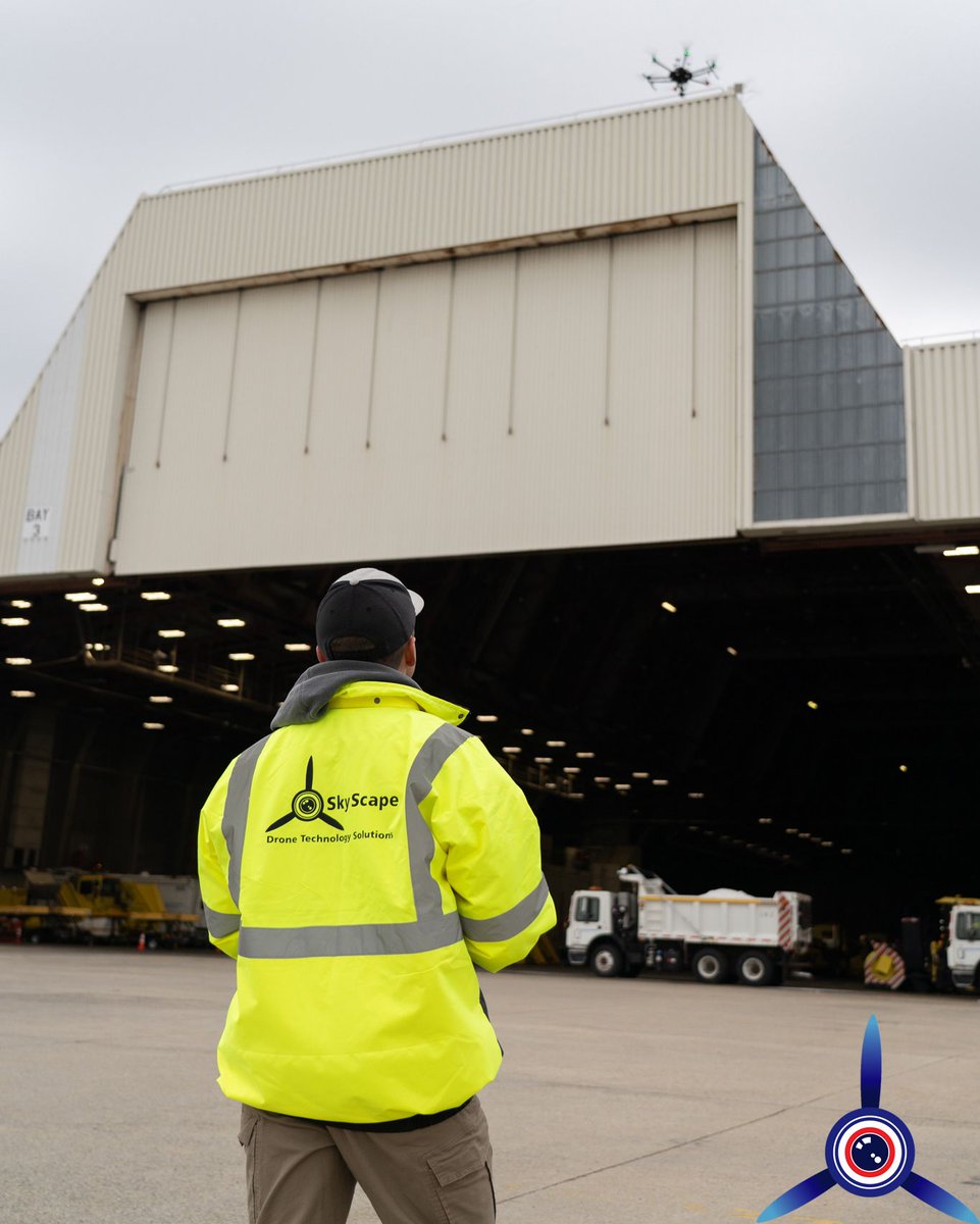 SkyScapeInds's tweet photo. The right tool for the right job. Increasing #safety while providing a superior solutions. Be safe. 

#suas #faa #infrastructure #inspection https://t.co/IYqYsUeCQN