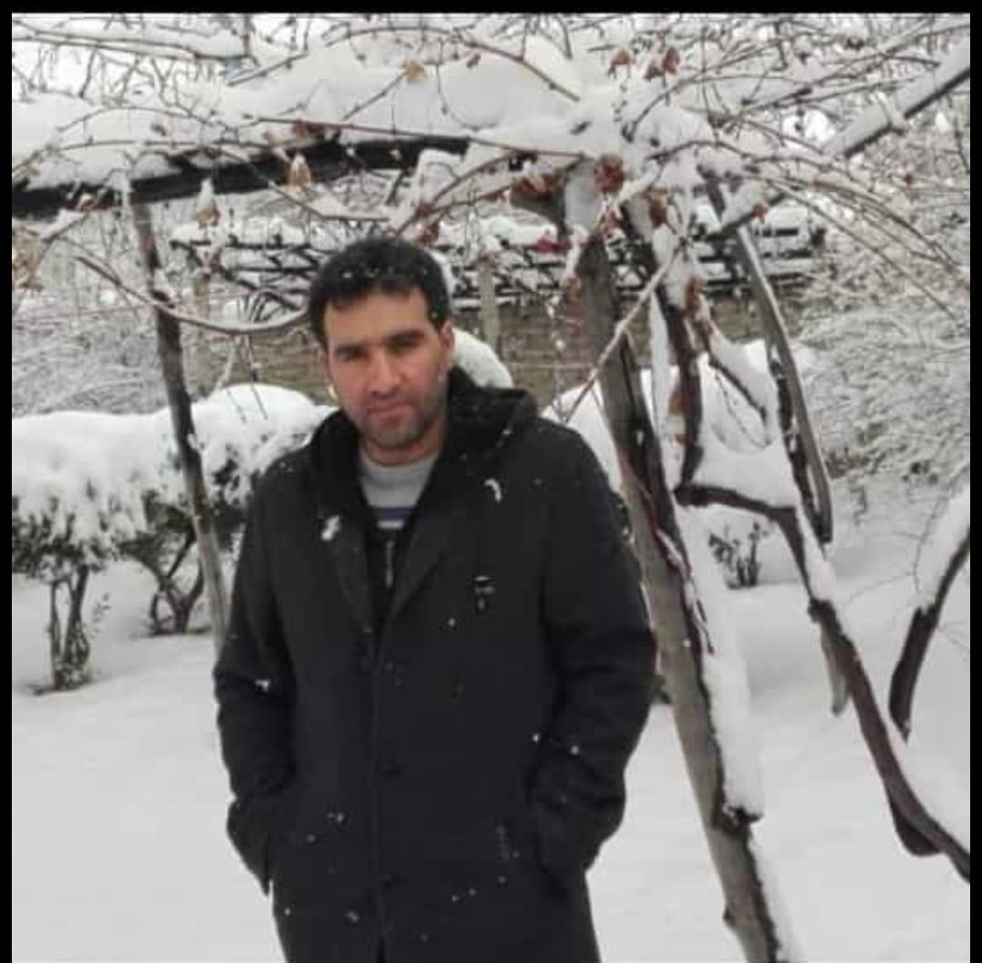 AzizCitil's tweet photo. Rehber öğretmenimiz Ramazan Batar vefat etti. Mekanı cennet olsun. Ailesine sabır diliyorum. https://t.co/fOwaL8oOdn