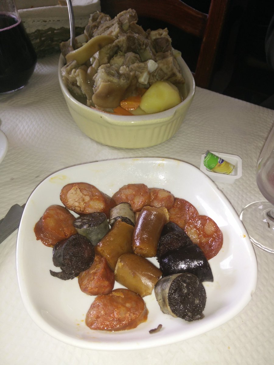 lindorfalves's tweet photo. Antes que tudo acabe, duas vezes cozido na mesma semana✅Feito.
#antesqueomundoacabe #Foodie https://t.co/k8CaSsXaqV