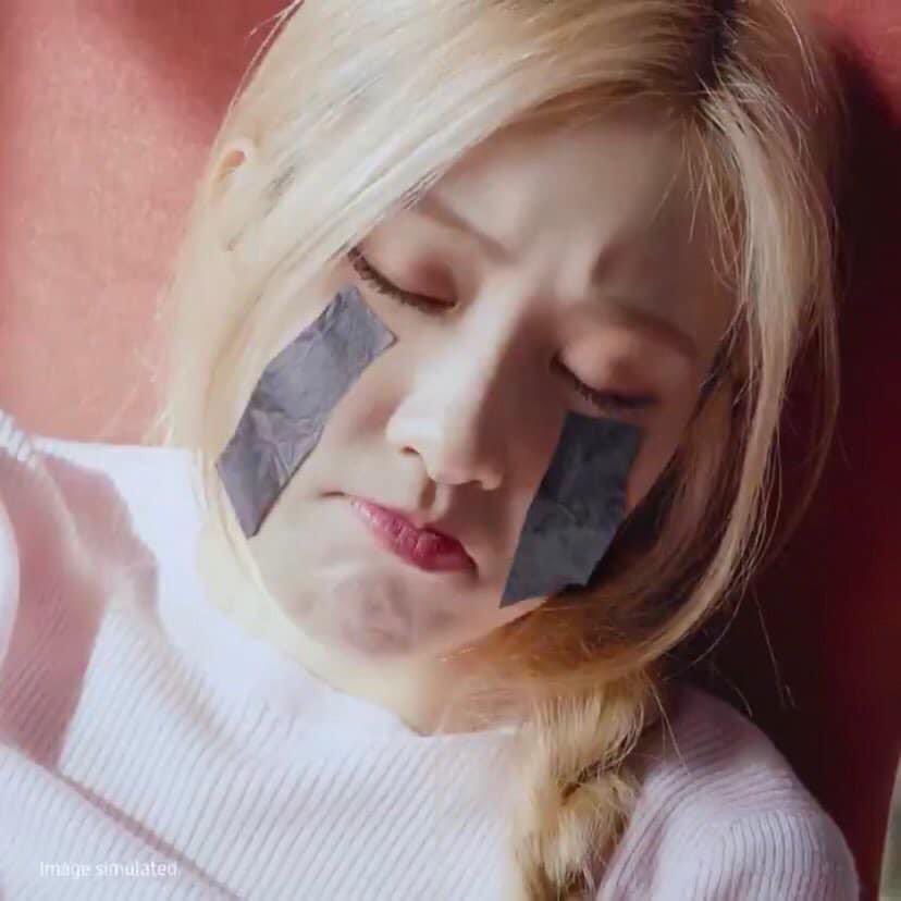haniunini's tweet photo. SOLOIST ROSÉ ANNIVERSARY
#OneYearWithR
#R러뷰_로제솔로_1주년
@BLACKPINK vậy mà đã 1 năm rùi sao chúc chị bé càng thành công trong sự nghiệp https://t.co/8KkTcrSzzT