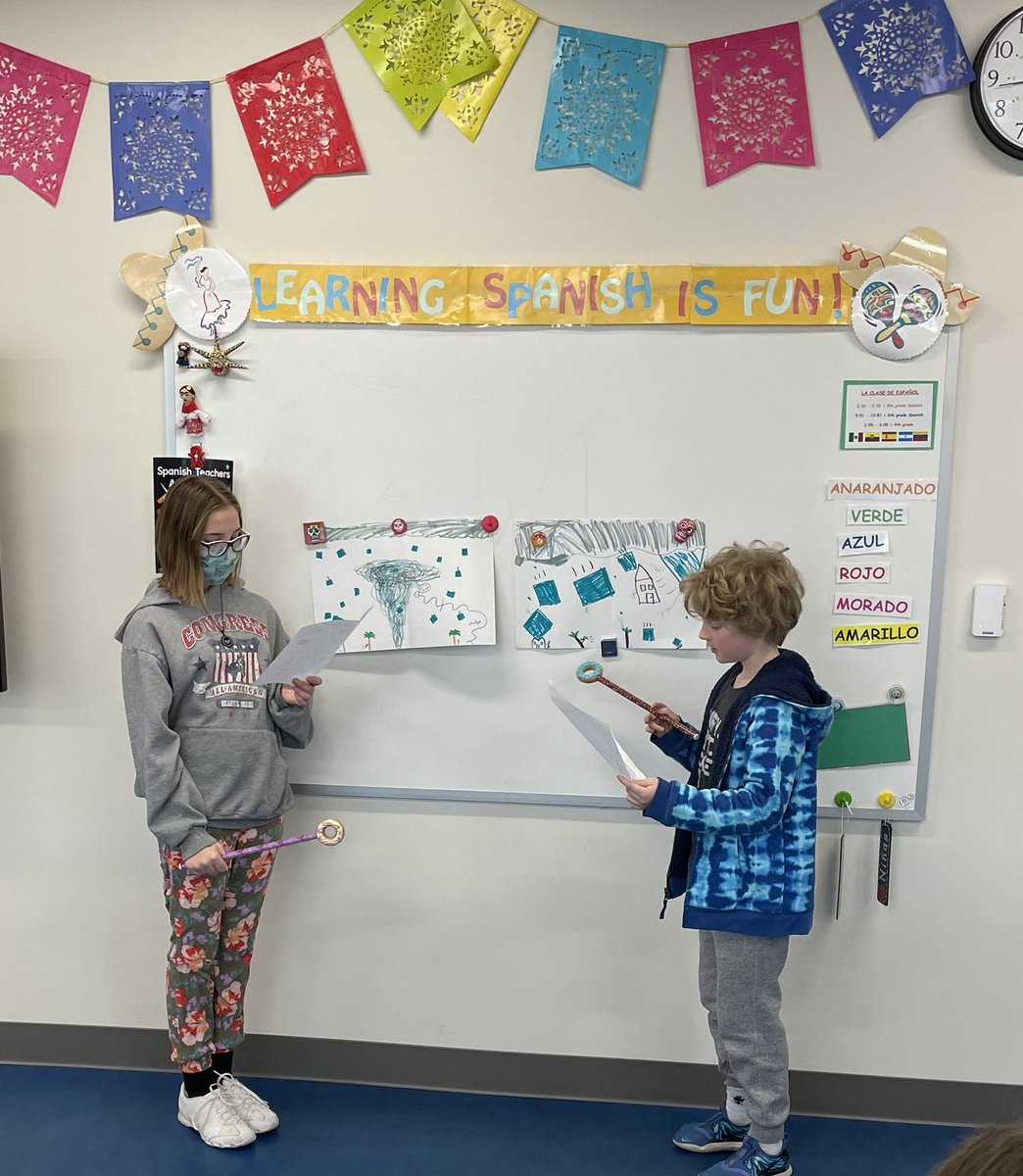 Fifth graders sharing weather reports in Spanish! It takes courage to speak a new language in front of the class! ¡Buen trabajo! #cfChooseCourage