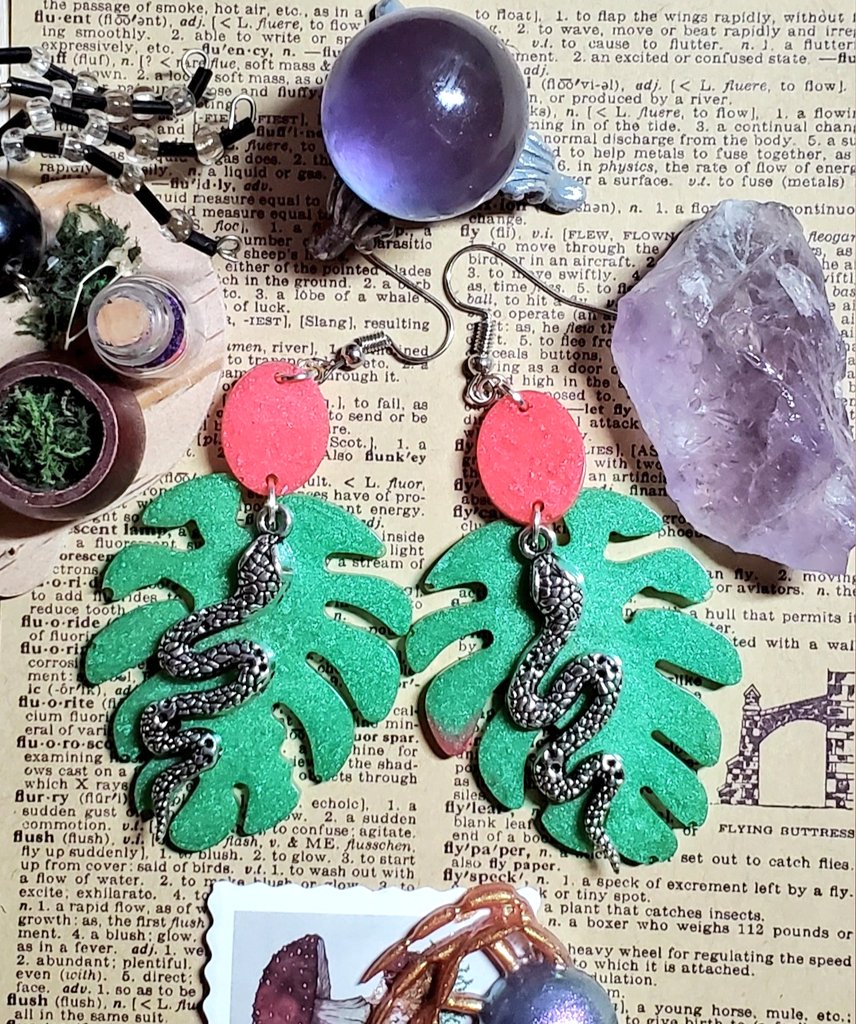 Sales have been slow this year and I'd love for some of my cute peices to find homes!
Check them out here: homeofarachne.ca