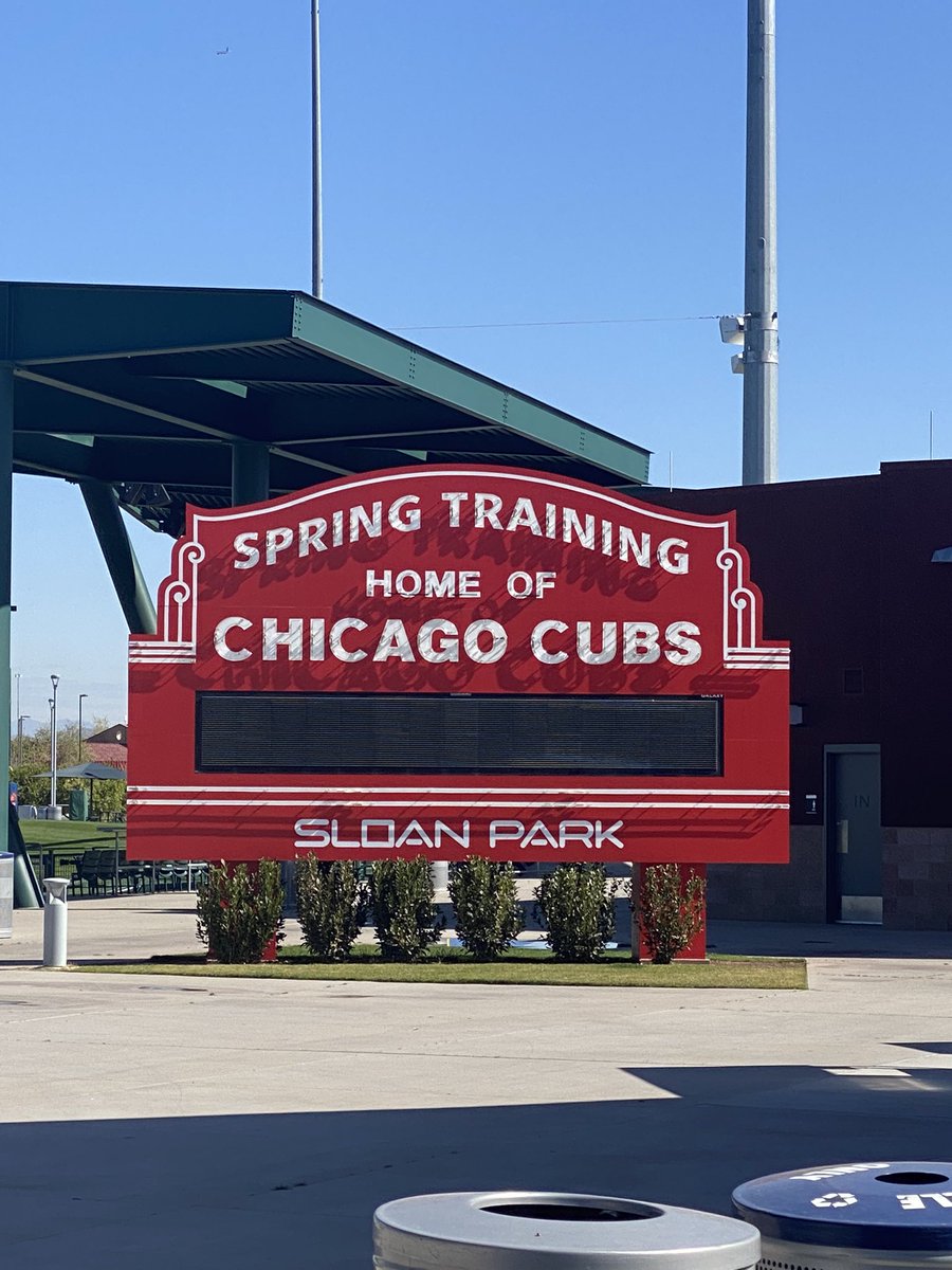 AMUNOZATX's tweet photo. Got to catch some of the @Cubs MiLB workouts yesterday up close and personal. Basic fundamentals in every aspect of their game everyday is what makes them better. #SpringTraining22 #CompadresTrip22 https://t.co/1r2NhabZnf