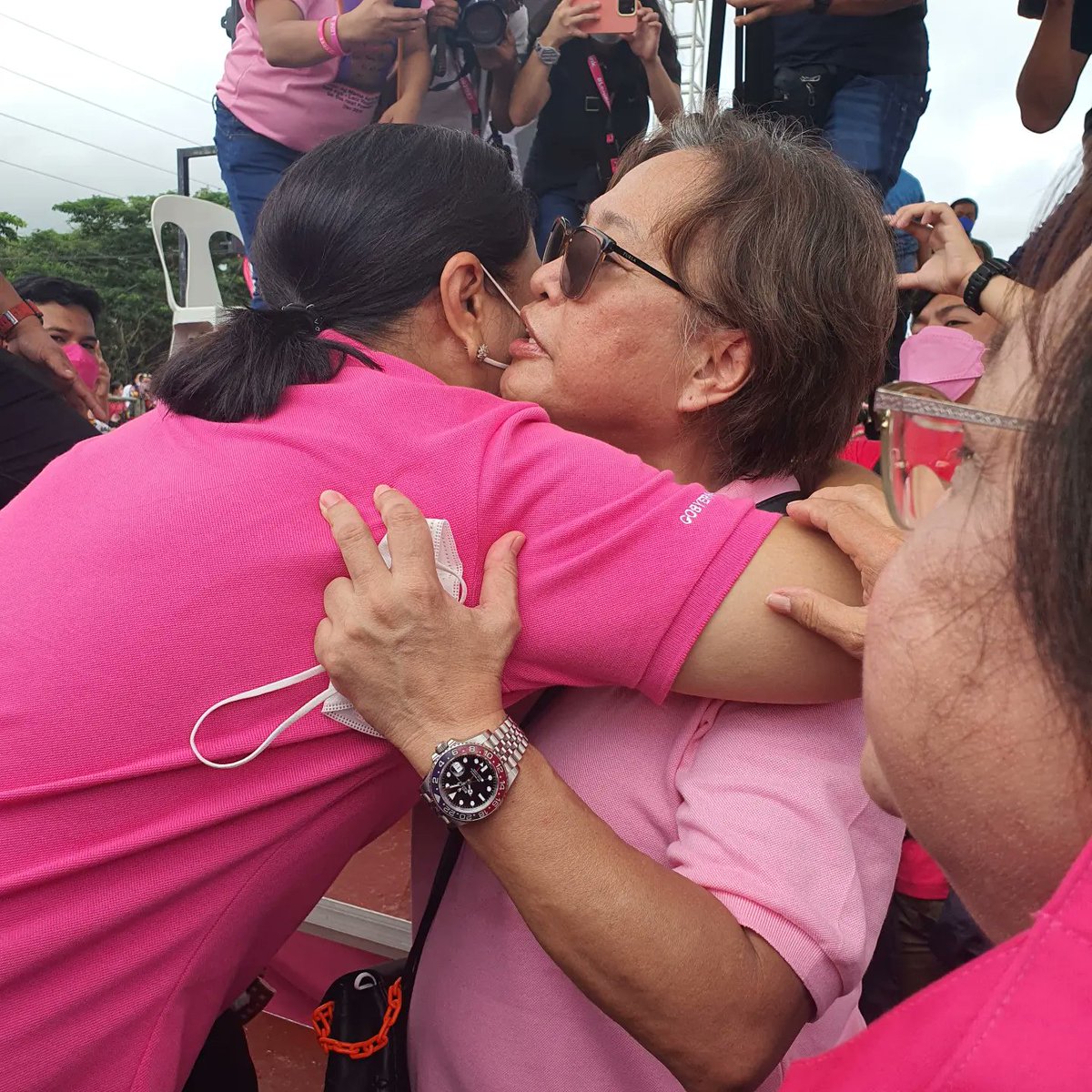 rowena_guanzon's tweet photo. My President is Leni Robredo ! @ABSCBNNews @gmanews @rapplerdotcom @BomboRadyoNews @inquirerdotnet @DigicastNegros @visayanstar @P3PWD_PL @PhilstarNews @cnnphilippines @ANCALERTS https://t.co/6AFpfpnxD0
