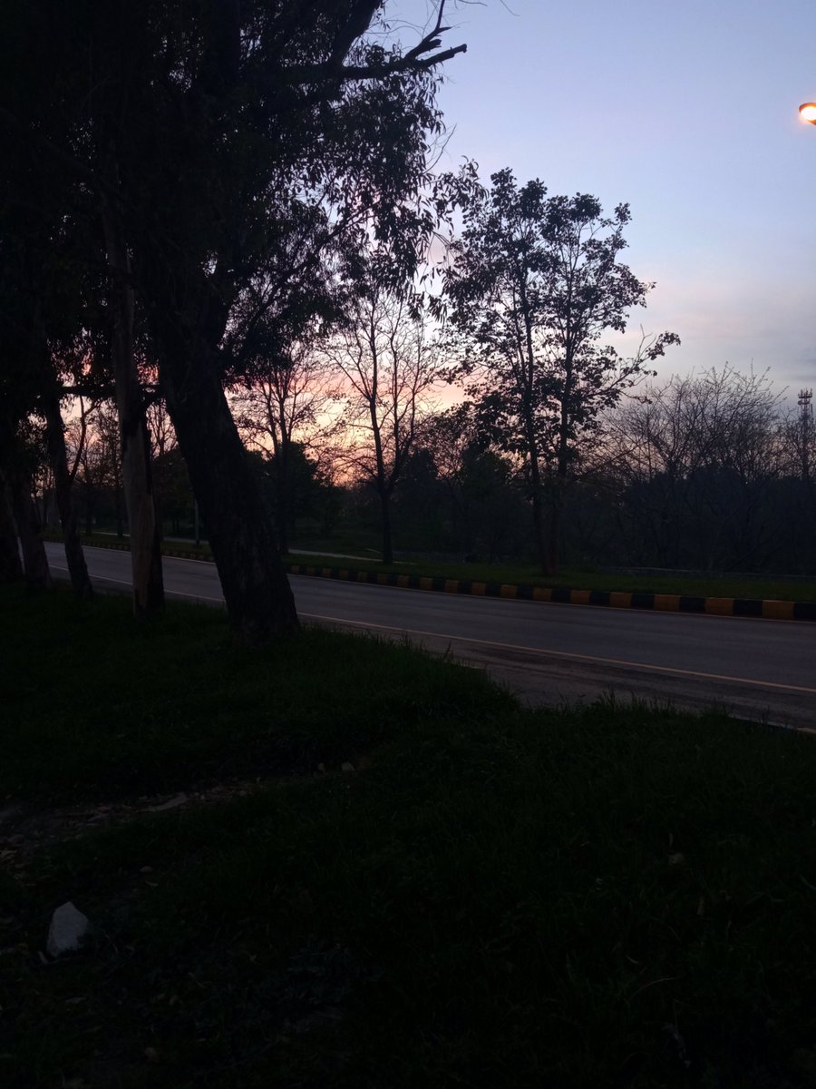 AINTYOURGIRL08's tweet photo. Be patient You will get everything that you deserve✨ #Anothersunset https://t.co/Xaw44UcT42