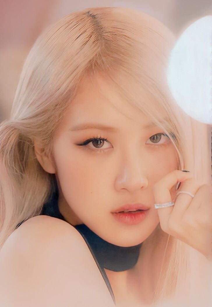 Daisyyyyyyy13's tweet photo. Kỷ niệm 1 năm người yêu solo
#OneYearWithR
#R러뷰_로제솔로_1주년
SOLOIST ROSÉ ANNIVERSARY https://t.co/CHXkUdSbMR