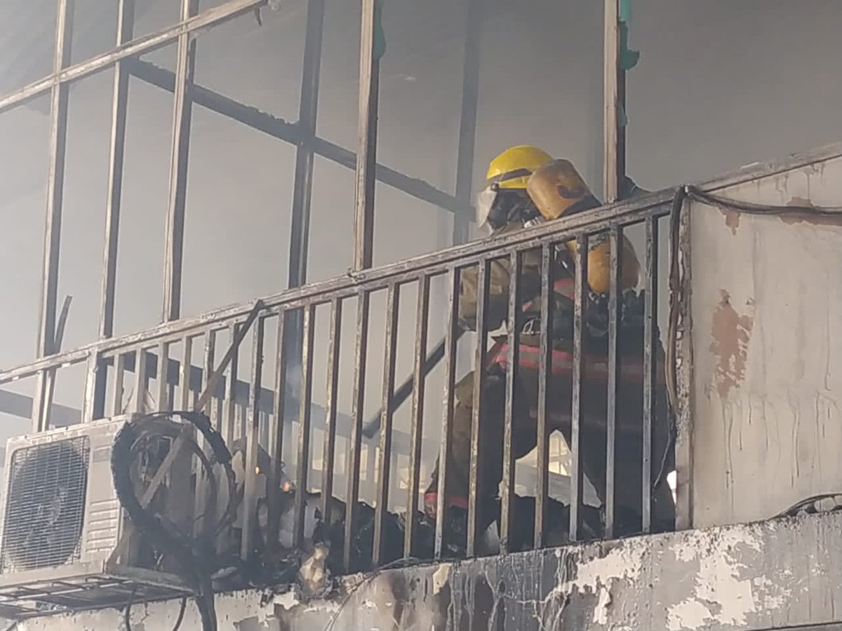 #SNGR/BN
 REDAN Central 
 ZOEDAN ARAGUA
 continúamos atendiendo   Incendio de estructura en Avenida Intercomunal Sector la provincia galpón 3 Turmero Municipio Mariño<a href="/DGNBEnLinea/">DGNB</a> @DGNBEnLinea  <a href="/DulceyParadaM/">G/D Marlon Dulcey Parada</a> <a href="/PCivil_Ve/">Protección Civil</a> <a href="/pedroolivoRC1/">@PedroOlivoRC</a> #DiálogoEsReconciliación