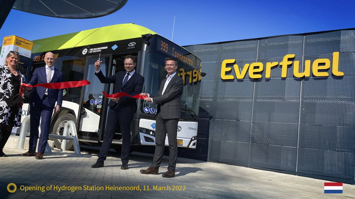 Opening a #Hydrogen refuelling station (HRS) in #Rotterdam funded by the #EU #CEFTransport programme.

#MEHRLIN project deploys seven HRS serving zero emission bus fleets in cities across Europe.

#JIVE 2 project supplies fuel cell buses that are to be used!

#eMobilityRevolution