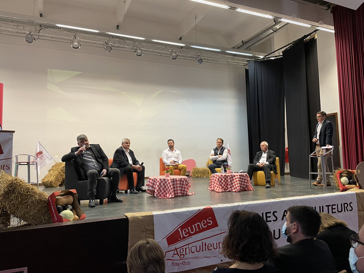 RiegerAC's tweet photo. En direct de l’AG des @JeunesAgri_67 avec pour thème « La coopération, quel avenir ? » @CA_AlsaceVosges https://t.co/g57gjyJSlN