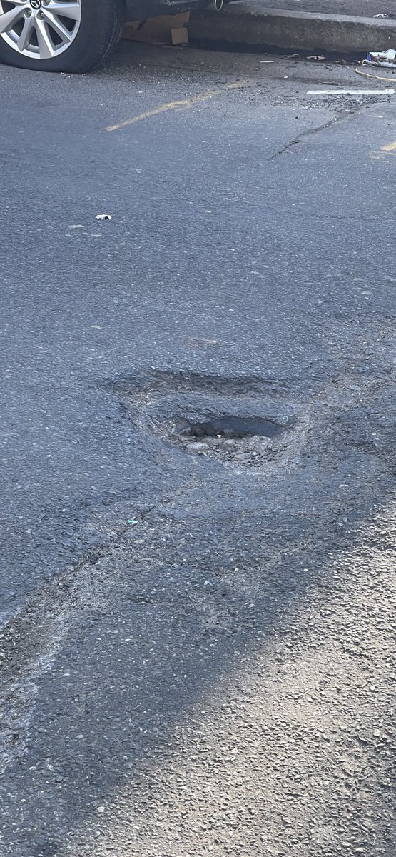savoy133's tweet photo. @rasjbaraka Gm mayor. Can we get this pot hole filled.  In front of 135 Fabyan Pl Newark. 🙏🏽 https://t.co/xpe6l5m0vK