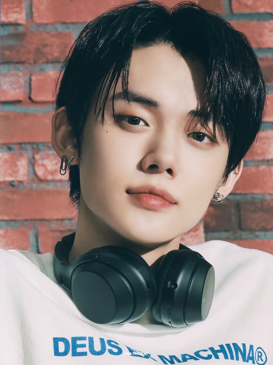 flat_913's tweet photo. (scan) 2022 MOA X TOGETHER  미니포토북
#연준 #YEONJUN https://t.co/JvWgoL7Ali