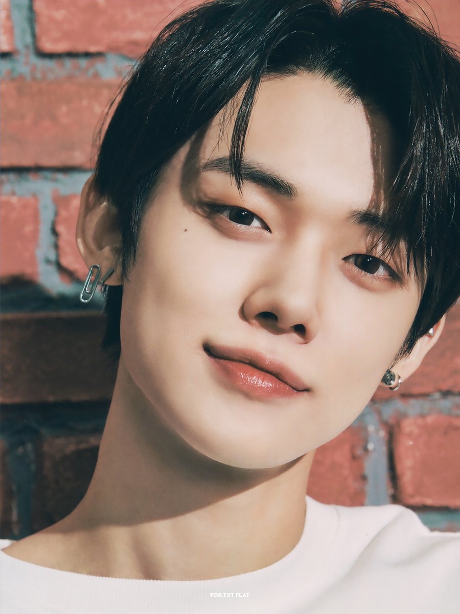 flat_913's tweet photo. (scan) 2022 MOA X TOGETHER  미니포토북
#연준 #YEONJUN https://t.co/JvWgoL7Ali