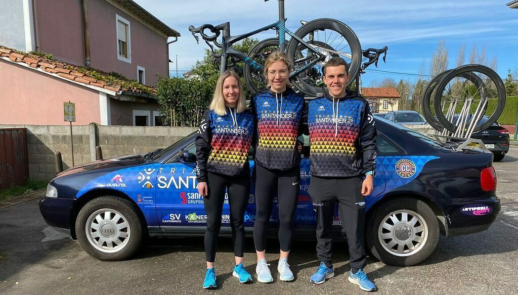 TriSantander's tweet photo. -
Empieza la #liga #nacional de #duatlon en La Nucía. 

Nuestras chicas un año más en 2ª #division y los chicos  vuelven a 1ª división, la máxima categoría. 

Suerte y disfrutar, porque estamos seguros que lo vais a dar todo 👏🏼. @inmobiliariasanfernando @soningeo @australofi… https://t.co/gT8ZS5yWlm