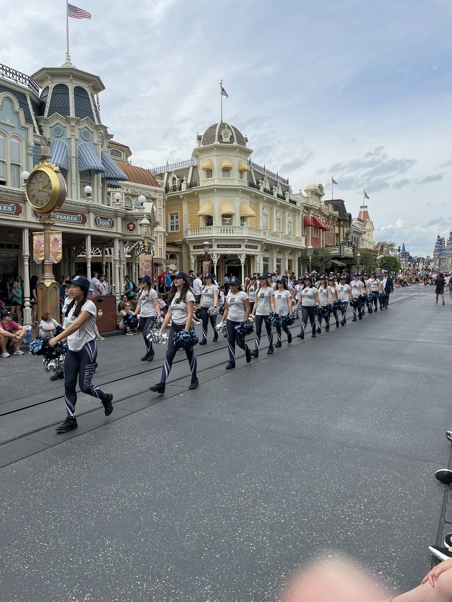 TISD_MrG's tweet photo. The @tmhsrbb representing @TISDTMHS marching at @WaltDisneyWorld!!  Great job Cats! #GoCatsGo! https://t.co/h3kLfmufhb