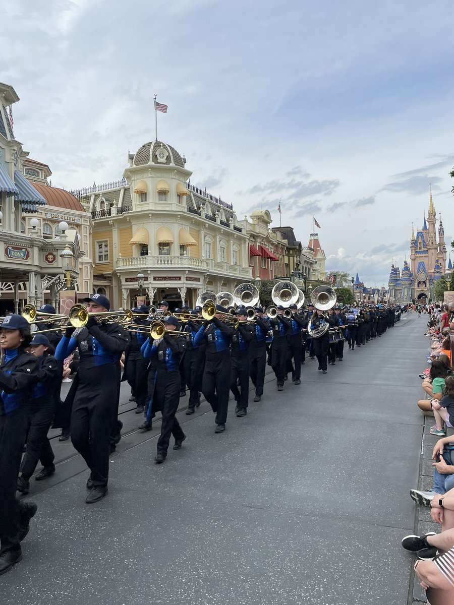 TISD_MrG's tweet photo. The @tmhsrbb representing @TISDTMHS marching at @WaltDisneyWorld!!  Great job Cats! #GoCatsGo! https://t.co/h3kLfmufhb