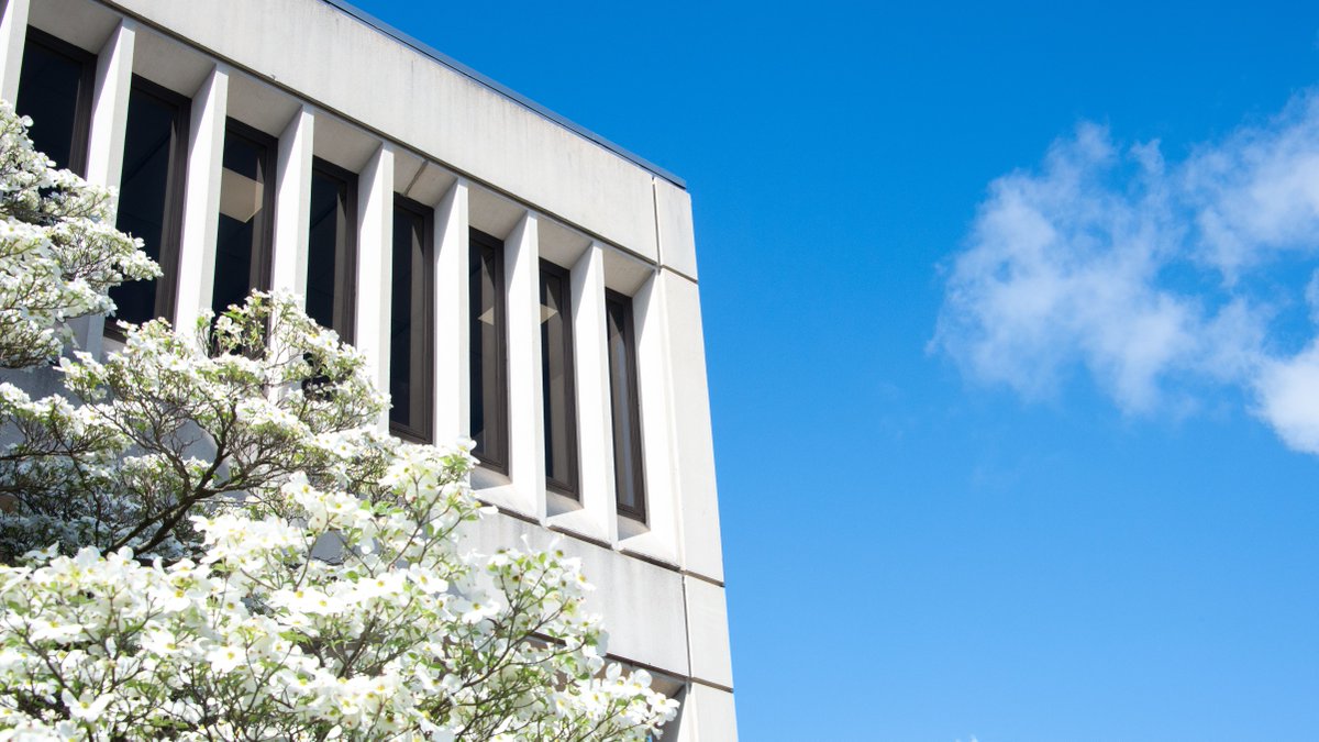 UABNews's tweet photo. Can you name this building? π§
Here's a hint: You've probably fallen asleep here studying. #exploreUAB https://t.co/K7JGOv3w8n