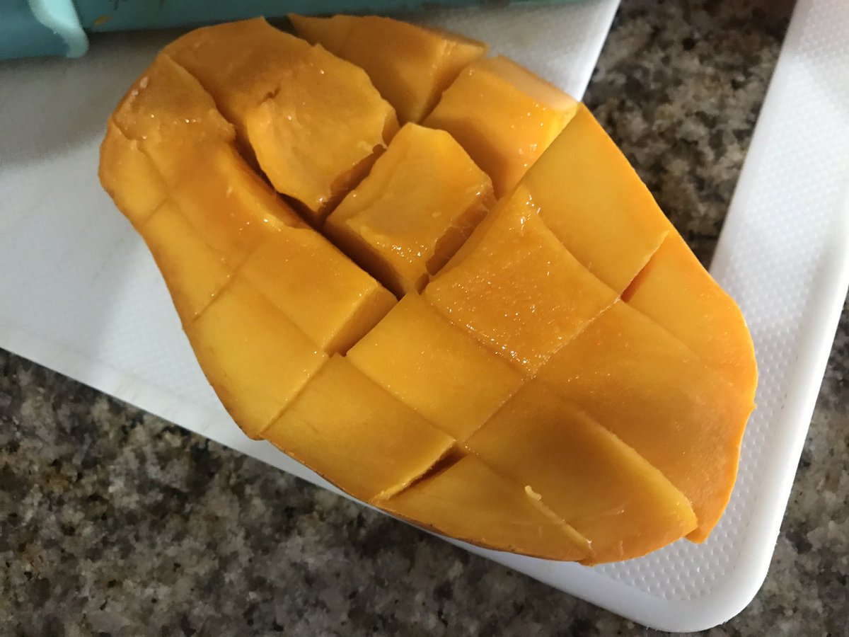 BeatActivated's tweet photo. I feel so good and happy eating this mango. It’s so creamy and soft in my mouth and juicy on my tongue. It’s so sweet going in my tummy. https://t.co/RD3F9gnHRy