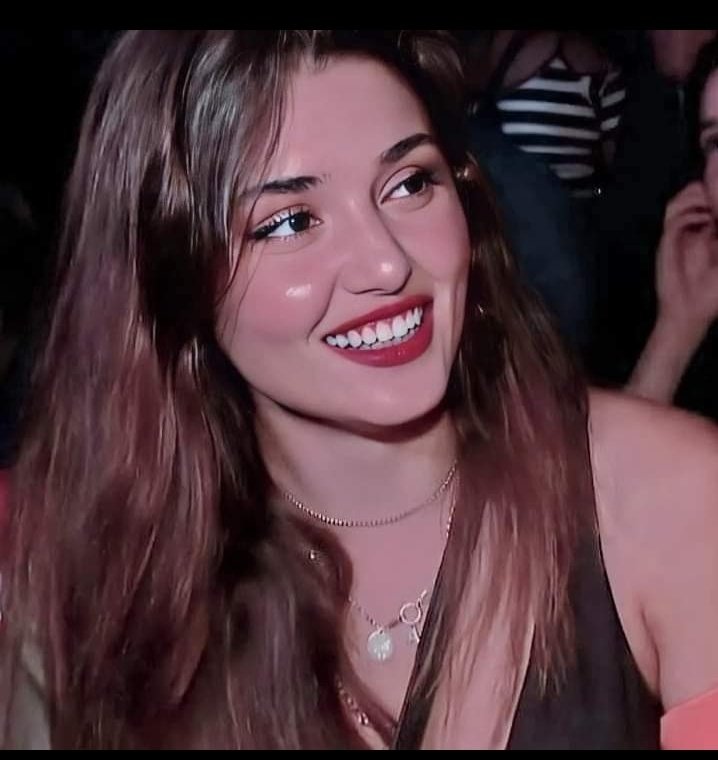 Stefaniapappa's tweet photo. #WeForHandemyy #Handenonseisola Splendi sempre di più , sei una stella che non deve aspettare la notte per mostrare al mondo il suo valore.❤ https://t.co/lRcXvFYnab