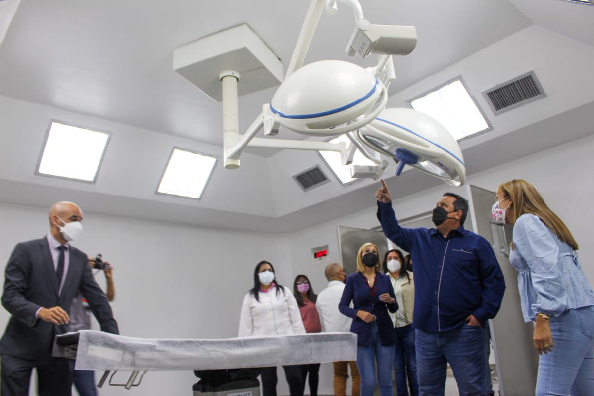 Gerardo4fPsuv's tweet photo. En el marco del día internacional de la mujer, inauguramos la rehabilitación de #SalaDePartos del Hospital Central Universitario Dr. Pedro Emilio Carrillo de Valera.
Con un monto de inversión de 1.200 millones de bolívares, iniciamos la intervención de este emblemático hospital. https://t.co/Z8LKyRdCb9
