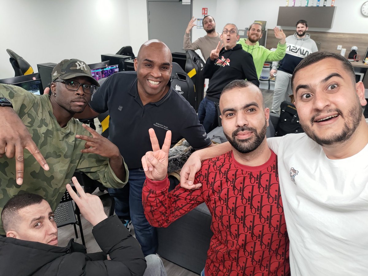 Bien arrivé <a href="/TKResport/">TKR</a> @Lass_D0 @Yuzu_DeDg @Weldone0 <a href="/LaSource_esport/">LaSource</a>