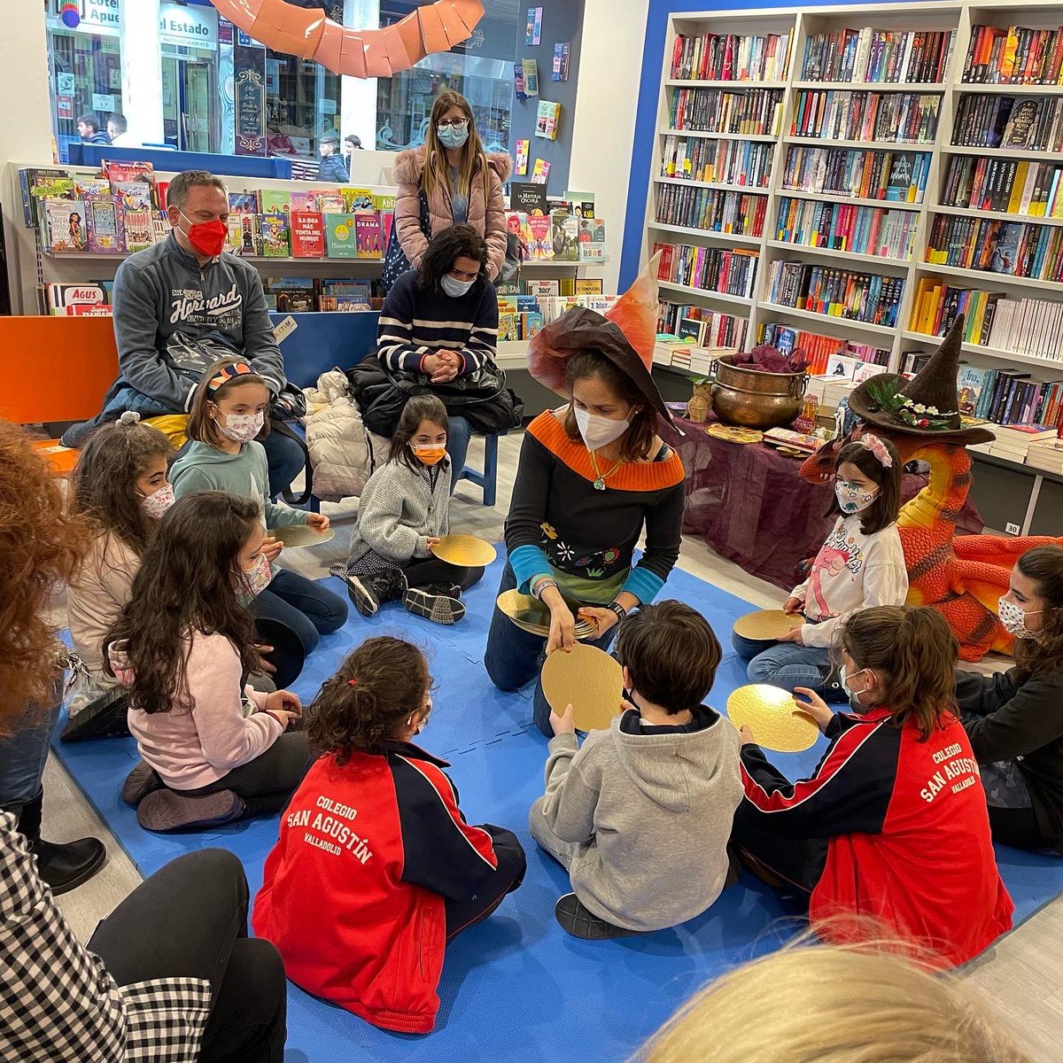 Librerías Oletvm tweet media