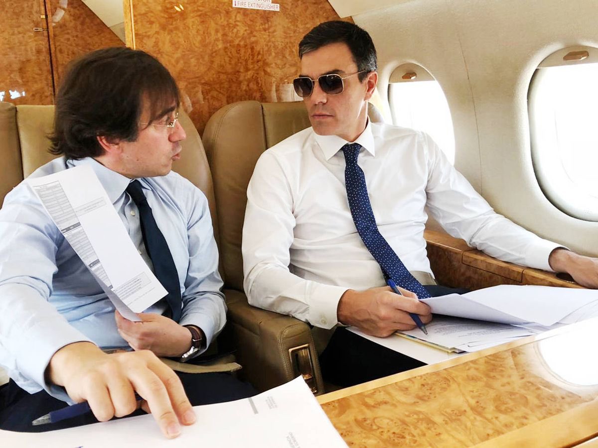 RakelSanchezC's tweet photo. - Jefe, y si donamos el Falcon a Ucrania?
- No digas tonterías… https://t.co/clX08LNMcO