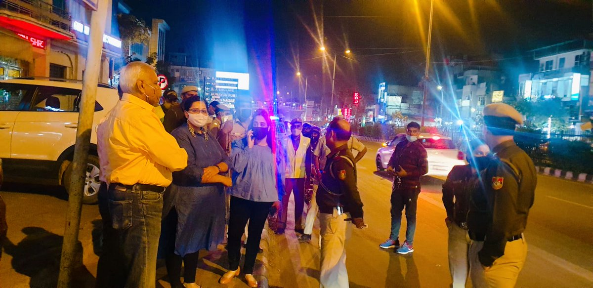 radhikadubjp's tweet photo. Night patrolling in the presence of SHO/SJ Insp. Tomar to check the growing menance of Transgenders and Prostitution rackets on Yusuf Sarai Green Park Hauz khas road
Special thanks to @CPDelhi and @dcp_southwest for such actions
Also thanks to RWA of Green Park for joining https://t.co/bbnDmBwPOv